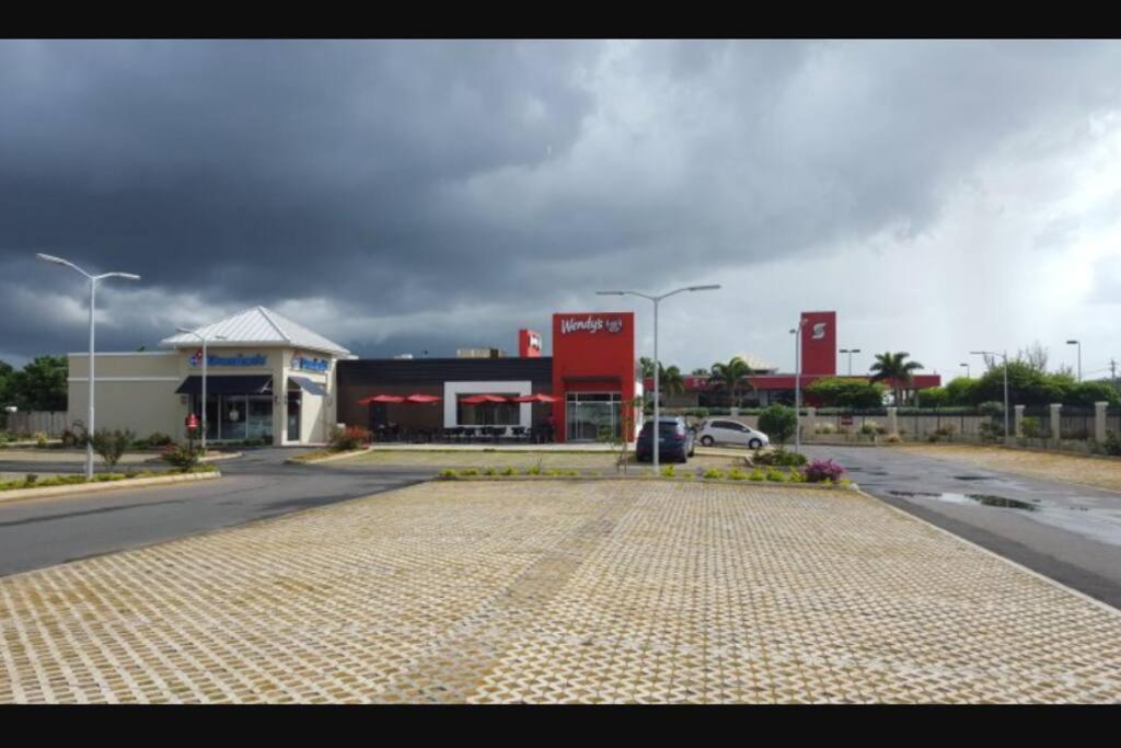 'The Solace' New Luxury Modern 1Bed 1Bath Apt. Portmore Eksteriør bilde