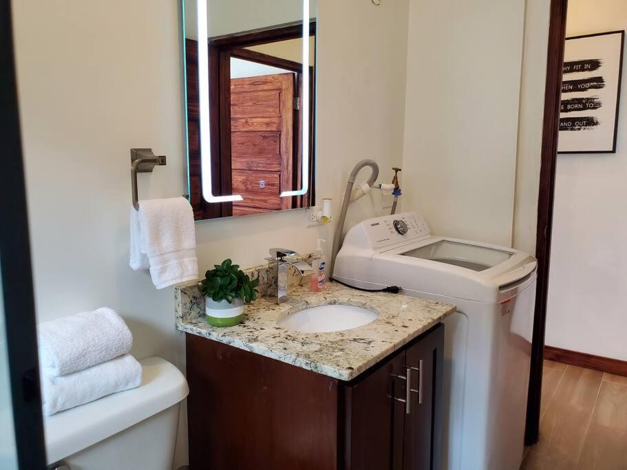 'The Solace' New Luxury Modern 1Bed 1Bath Apt. Portmore Eksteriør bilde