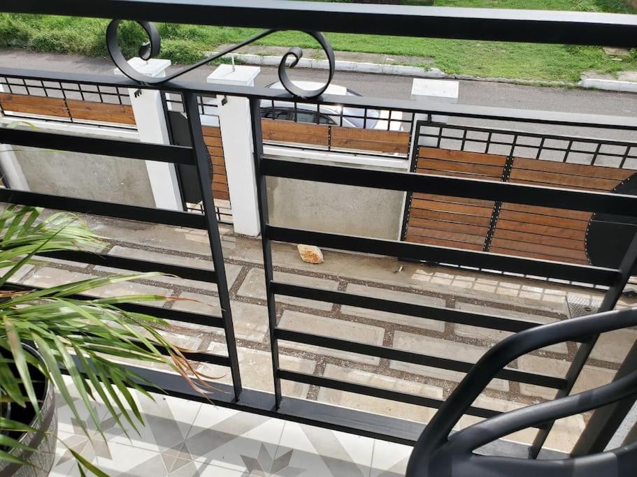 'The Solace' New Luxury Modern 1Bed 1Bath Apt. Portmore Eksteriør bilde